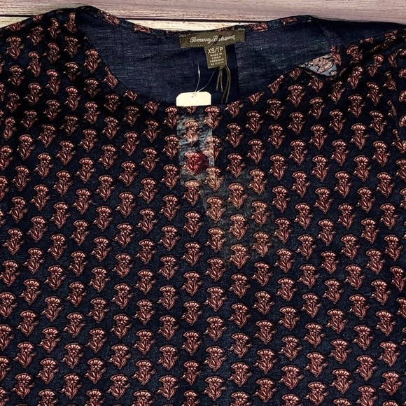Tommy Bahama Navy Print Top - Picture 3 of 7
